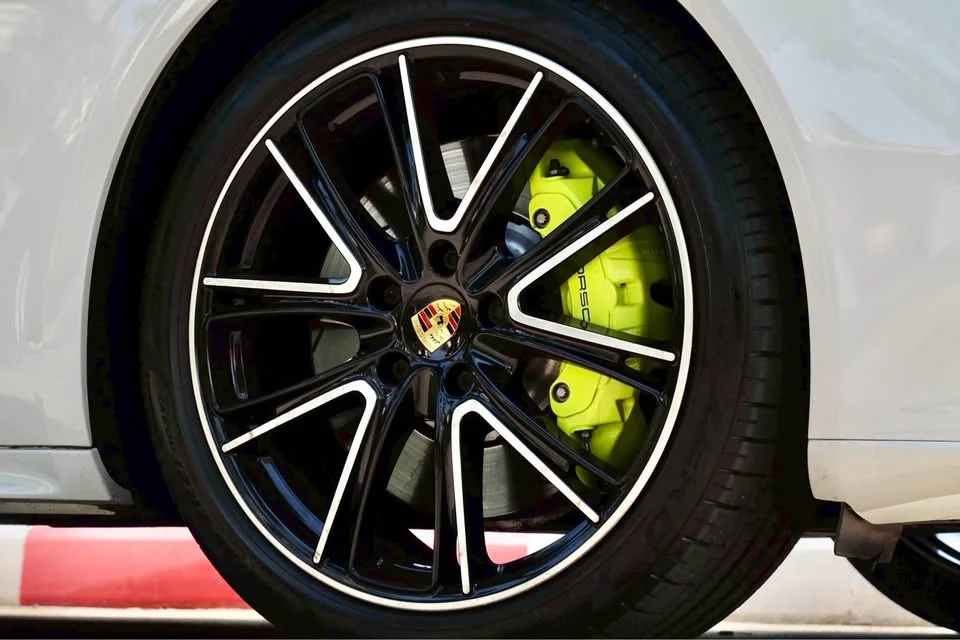 2019 Porsche Panamera II 2