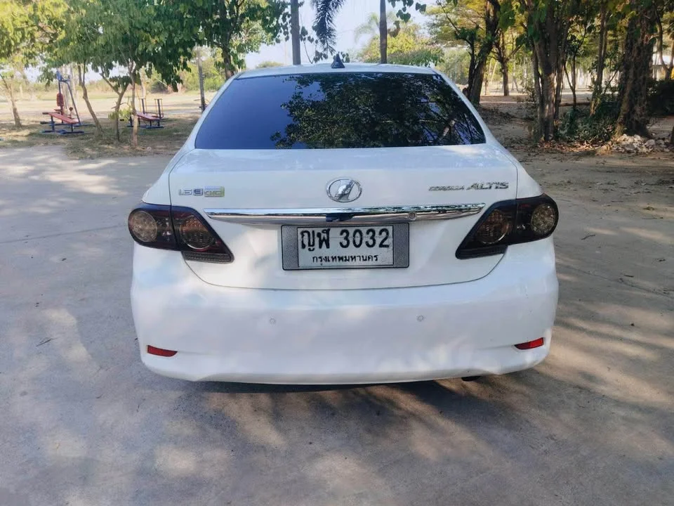 2011 Toyota Corolla Altis X (E140) 2