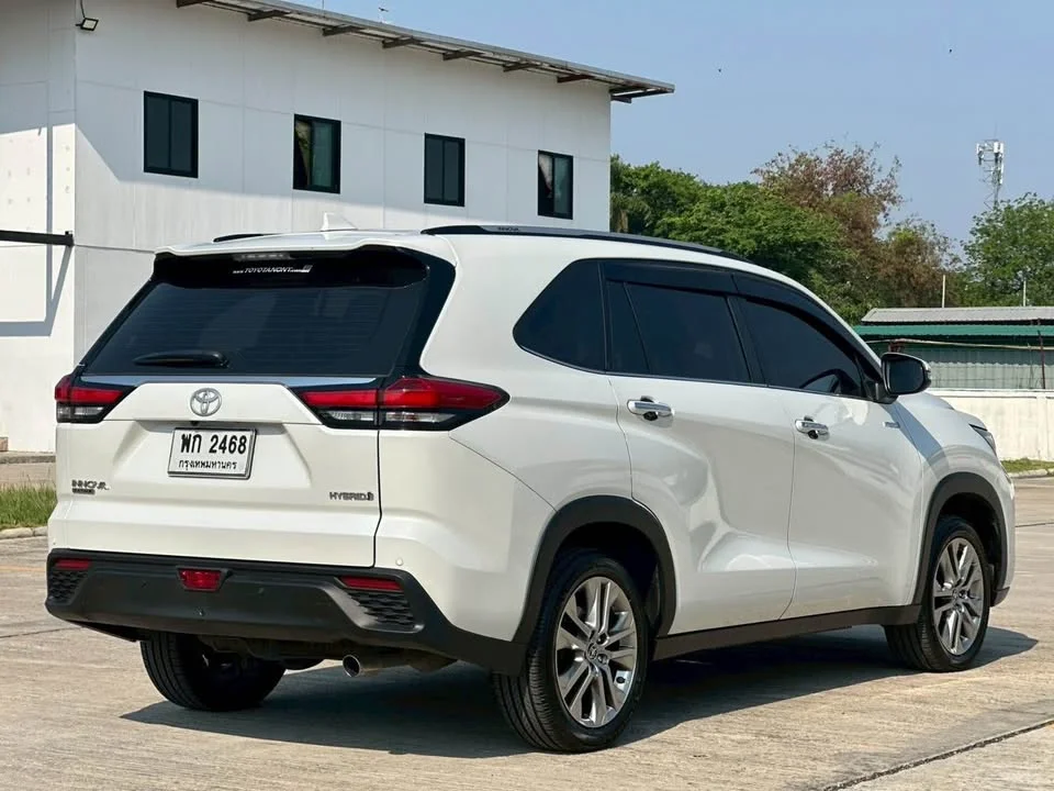 2023 Toyota Innova III 3