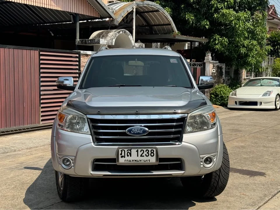 2010 Ford Everest I 3