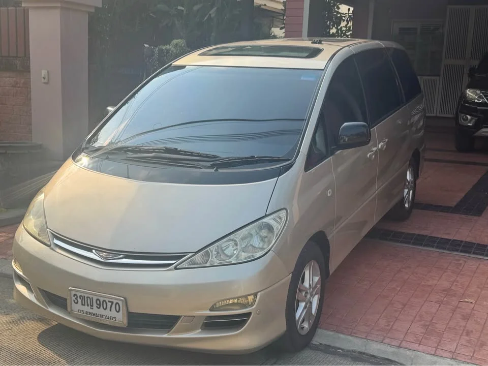 2003 Toyota Estima II 2
