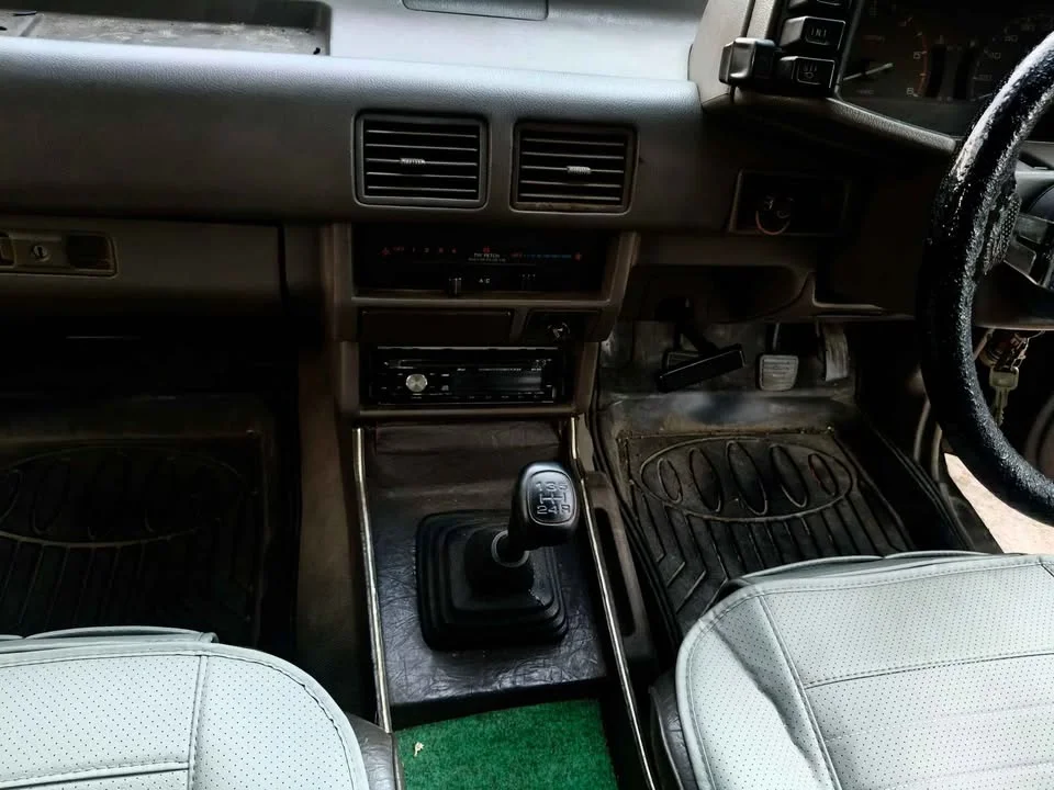 1991 Isuzu TFR III 2
