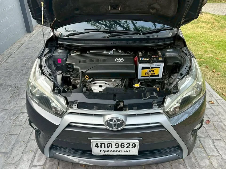 2015 Toyota Yaris III 2