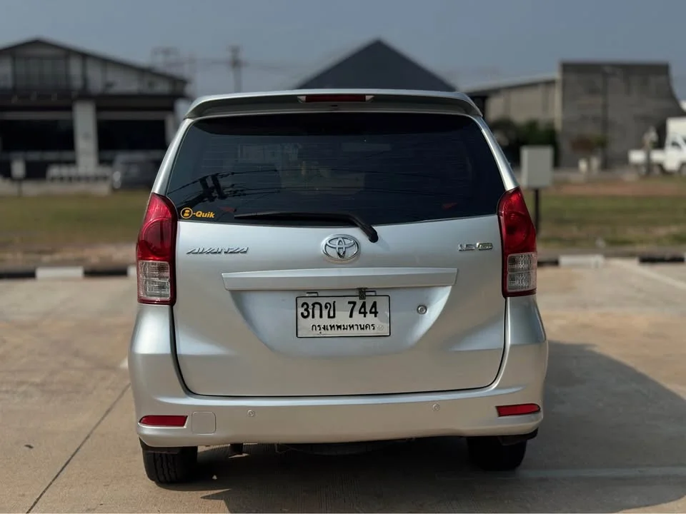 2013 Toyota Avanza II 2
