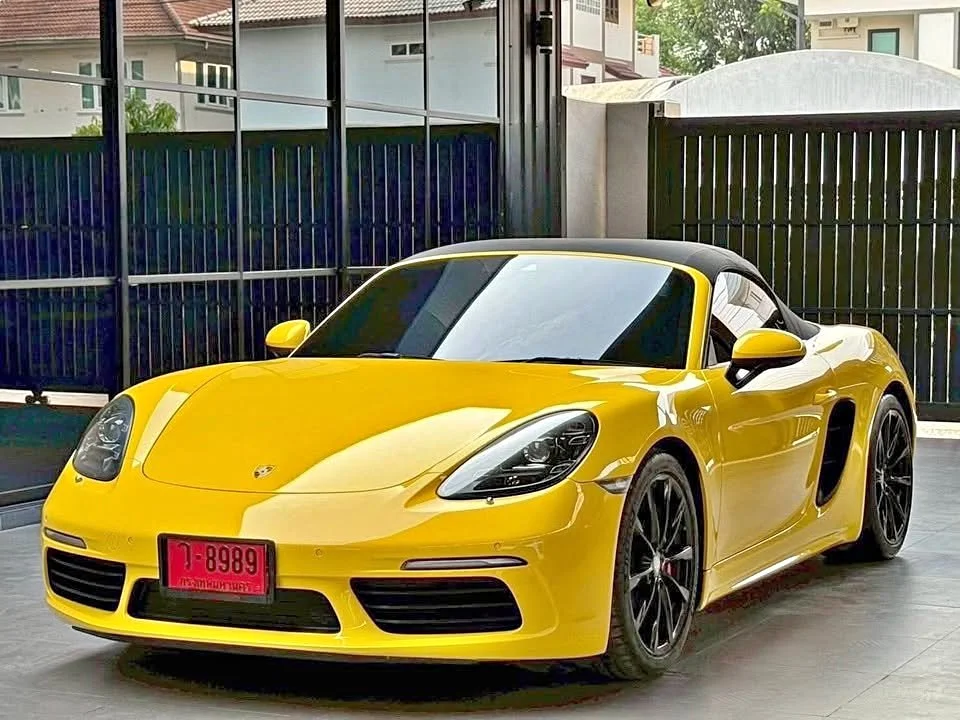 2016 Porsche 718 Boxster and Cayman IV 2