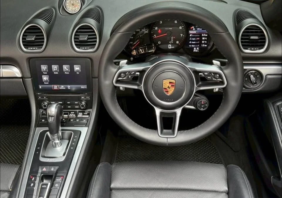 2016 Porsche 718 Boxster and Cayman IV 3