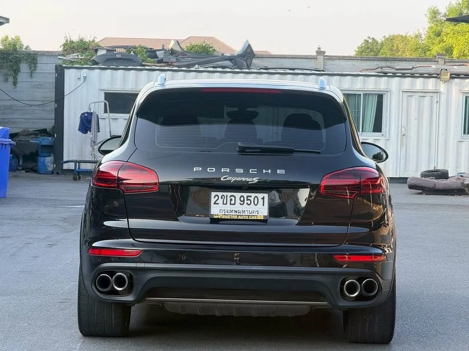 2015 Porsche Cayenne II 2