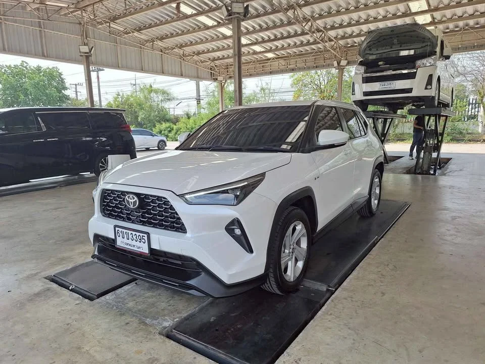 2024 Toyota Yaris Cross AC200 3