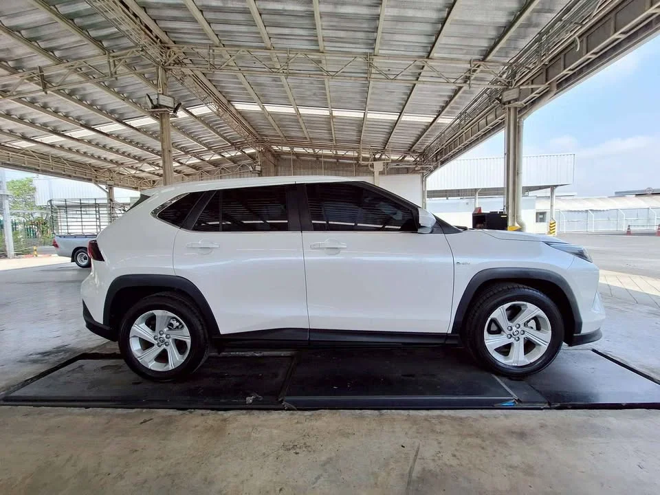 2024 Toyota Yaris Cross AC200 2