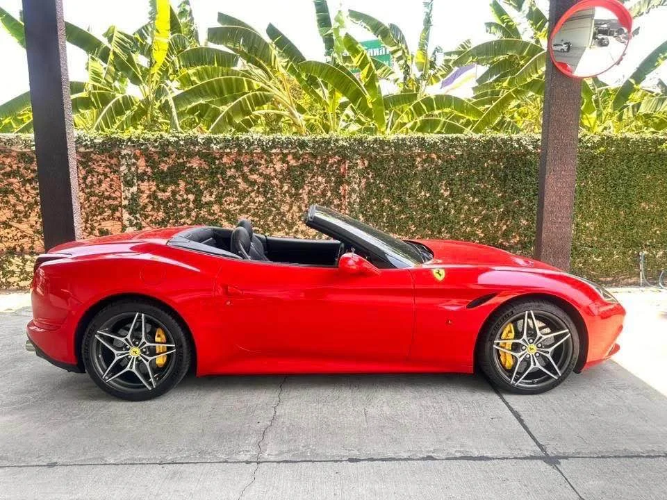 2016 Ferrari California T 2