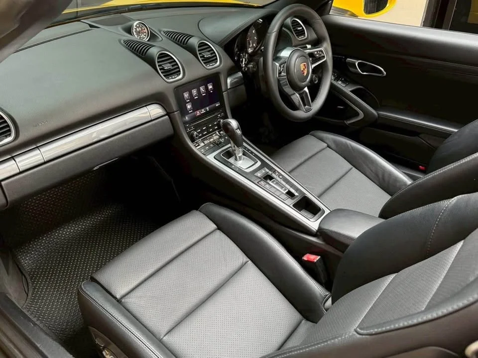 2016 Porsche 718 Boxster and Cayman IV 2
