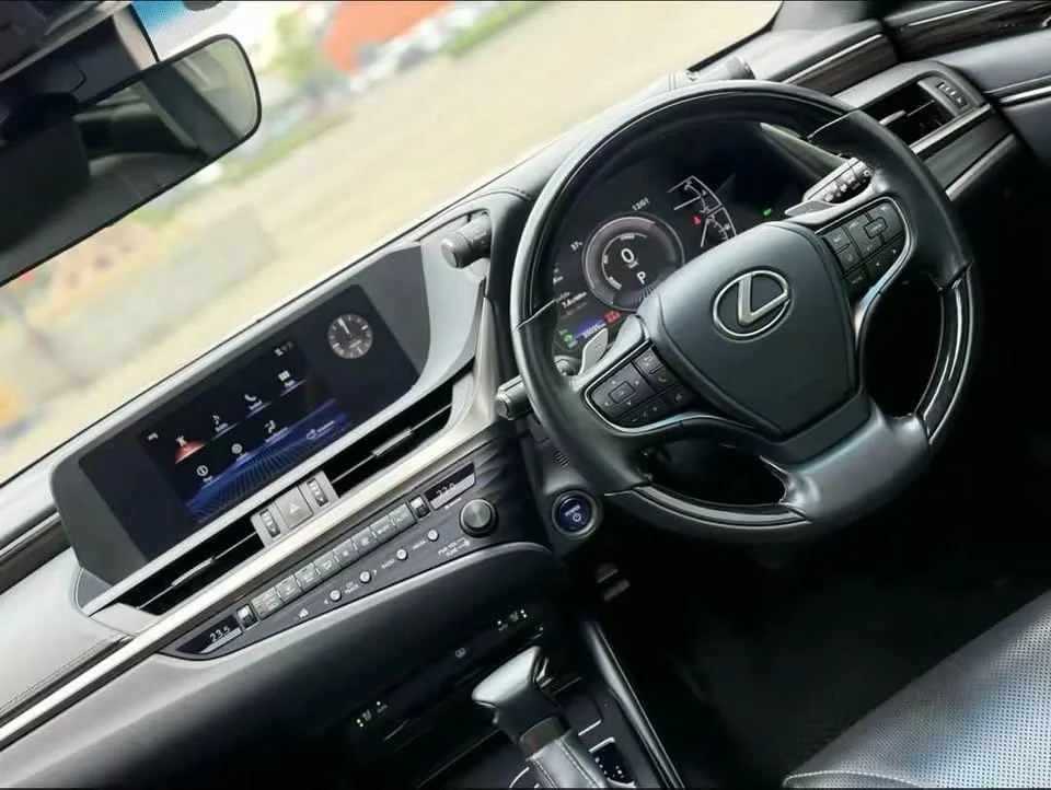 2020 Lexus ES VII 2