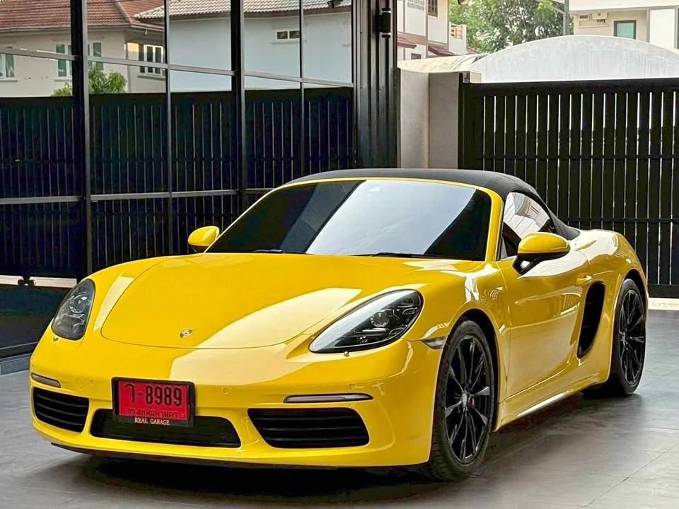 2016 Porsche 718 Boxster and Cayman IV 2