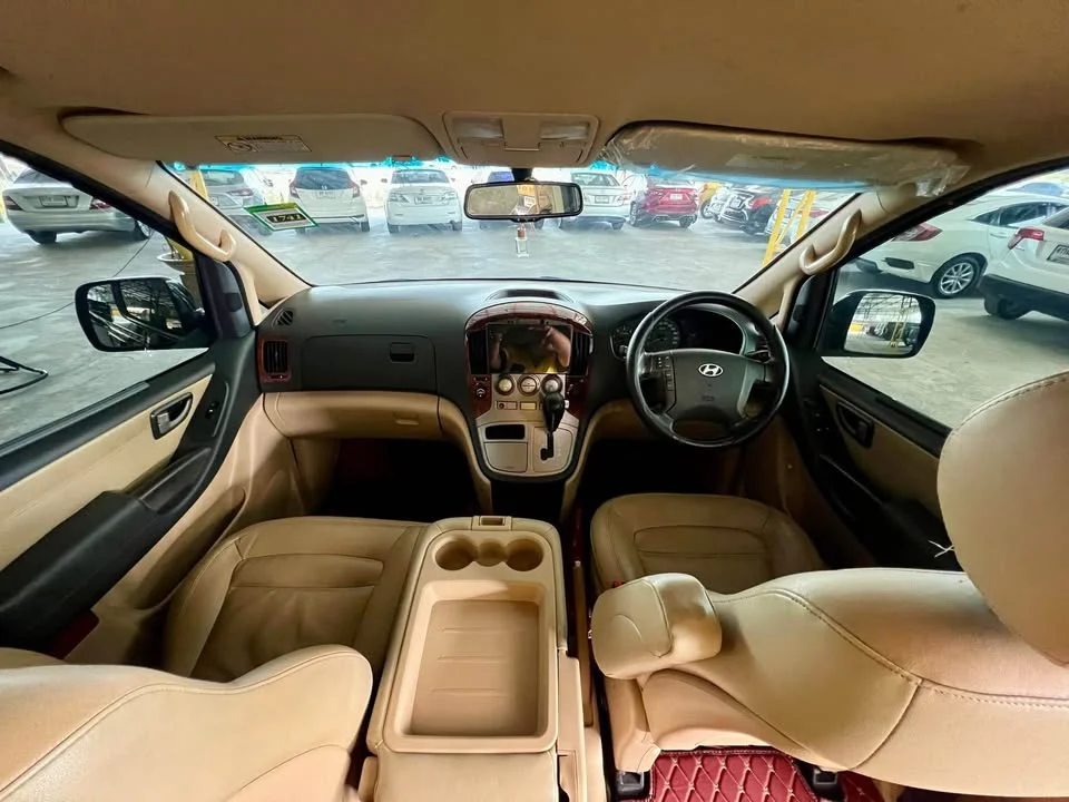 2012 Hyundai H-1 II 2