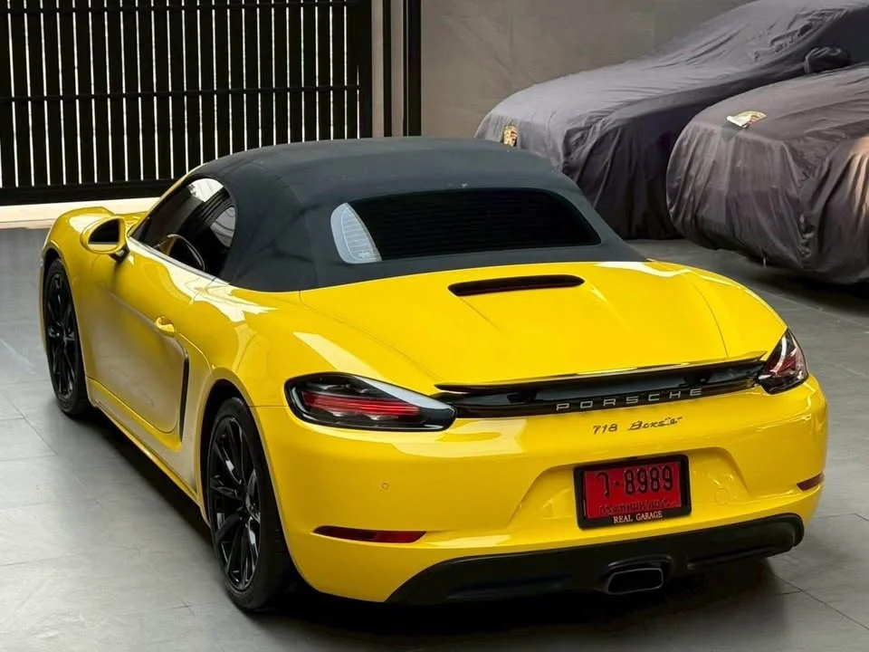 2016 Porsche 718 Boxster and Cayman IV 2
