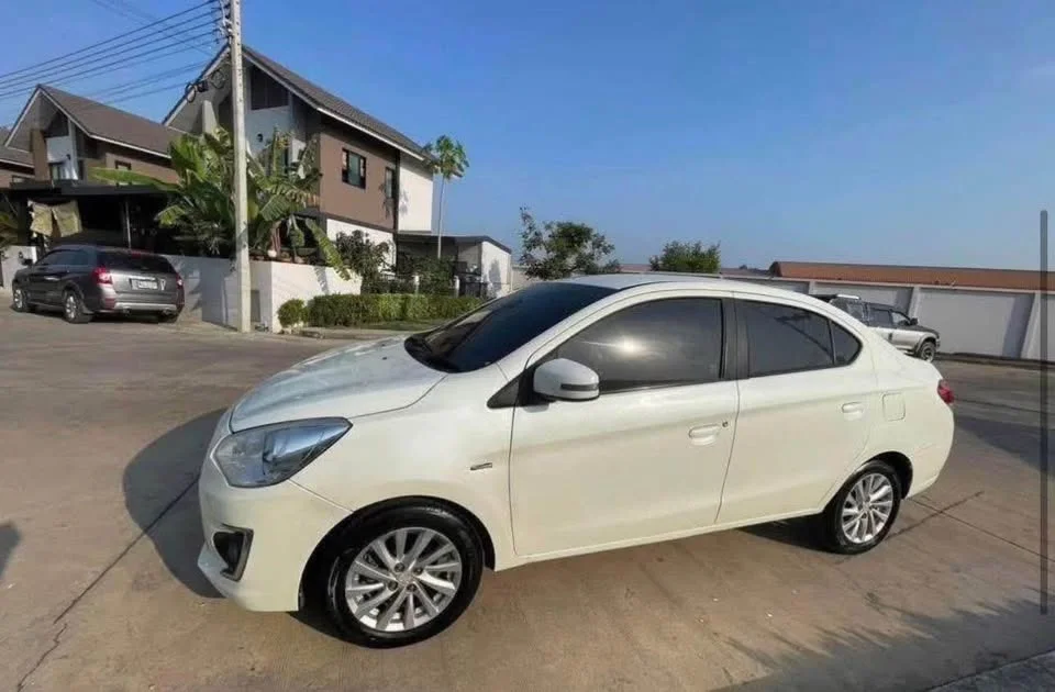 2015 Mitsubishi Attrage VI 3
