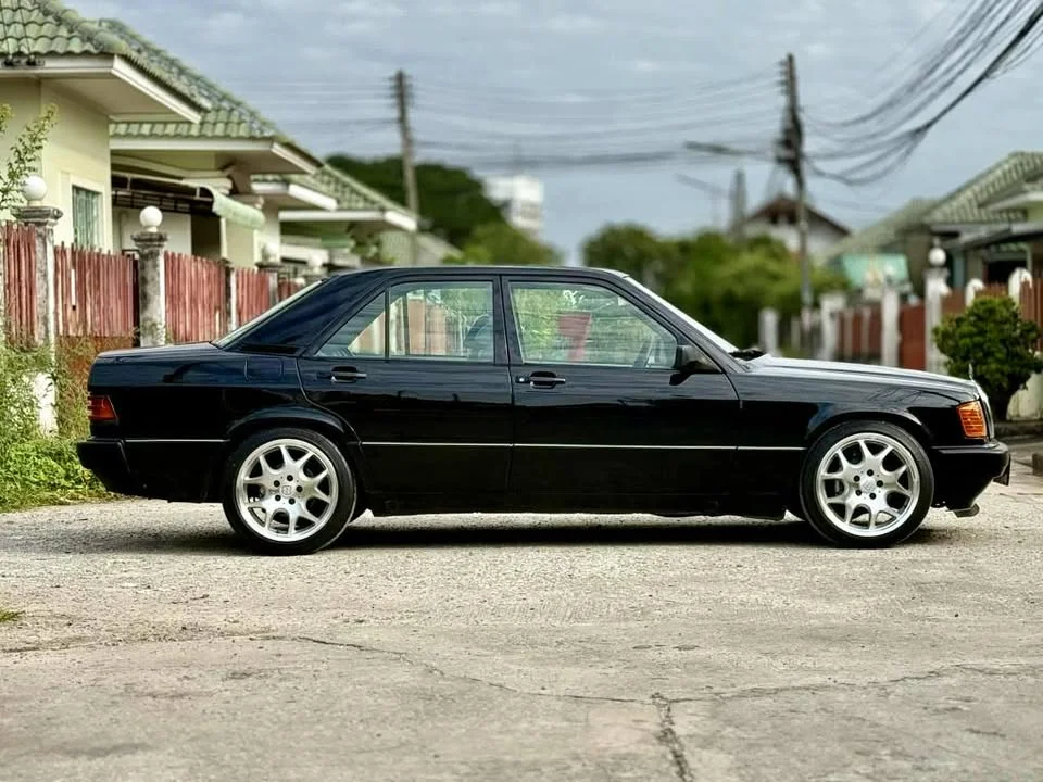 Benz C-Class W201 (190, 190E, 190D) 2