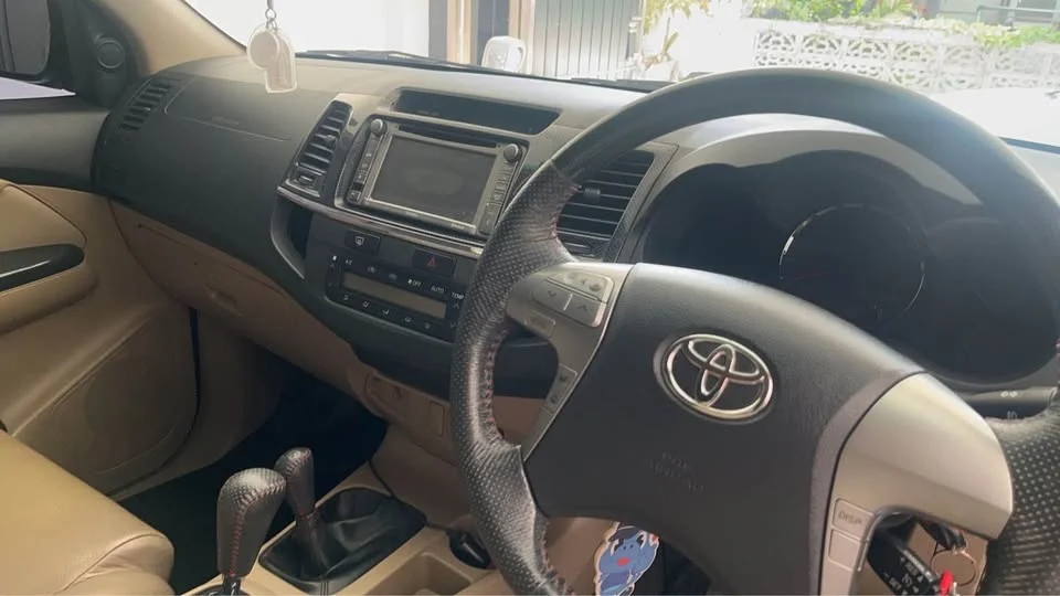 2012 Toyota Fortuner I 3