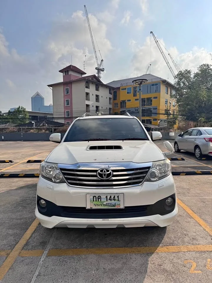 2012 Toyota Fortuner I 2
