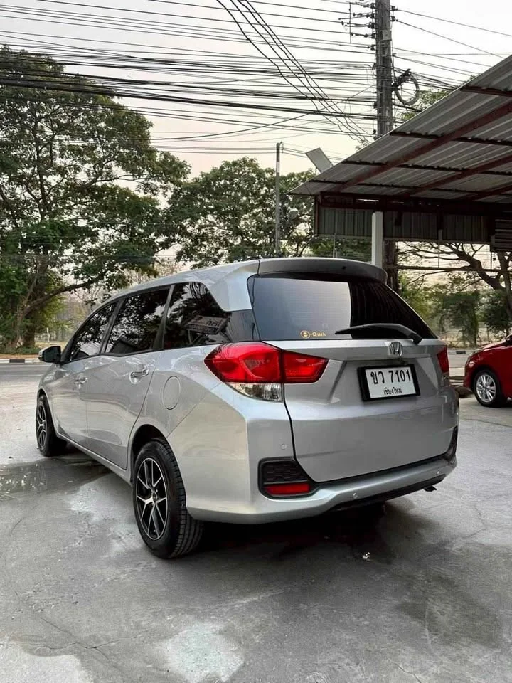 2015 Honda Mobilio II 2