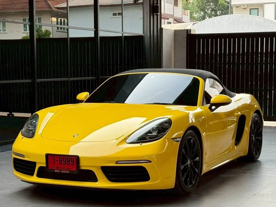 2016 Porsche 718 Boxster and Cayman IV 2