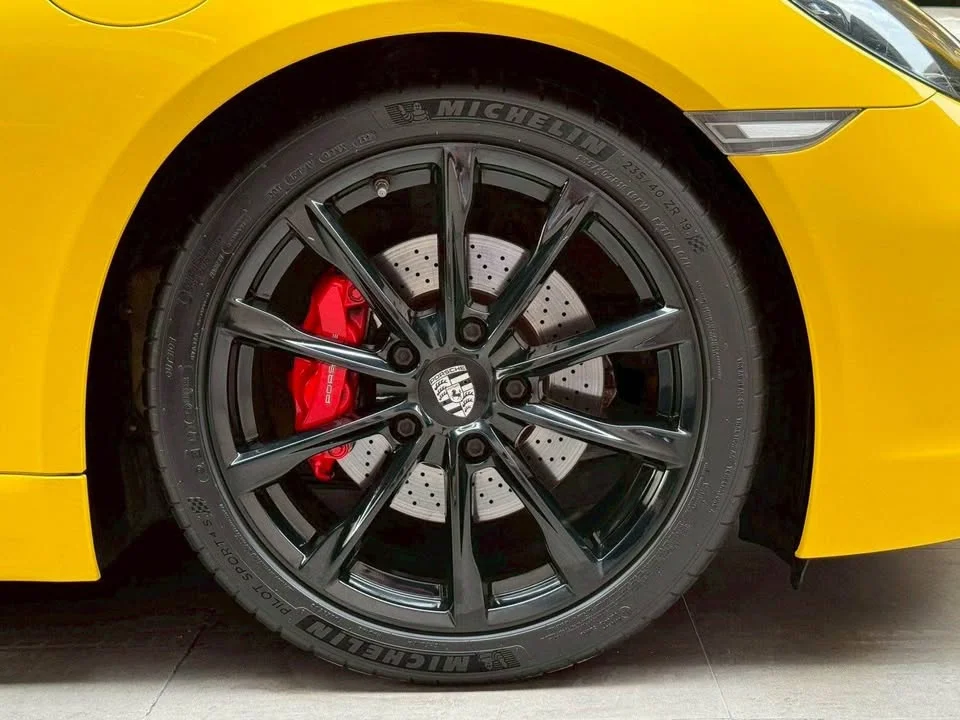 2016 Porsche 718 Boxster and Cayman IV 3