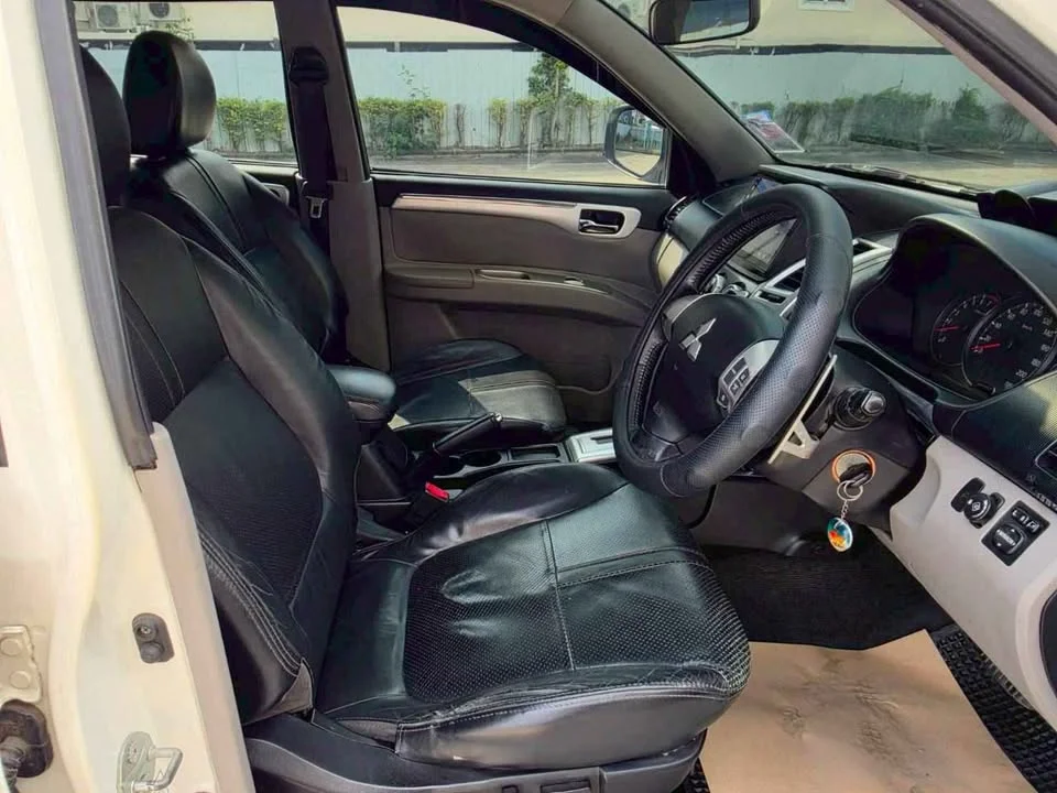 2012 Mitsubishi Pajero Sport II 3