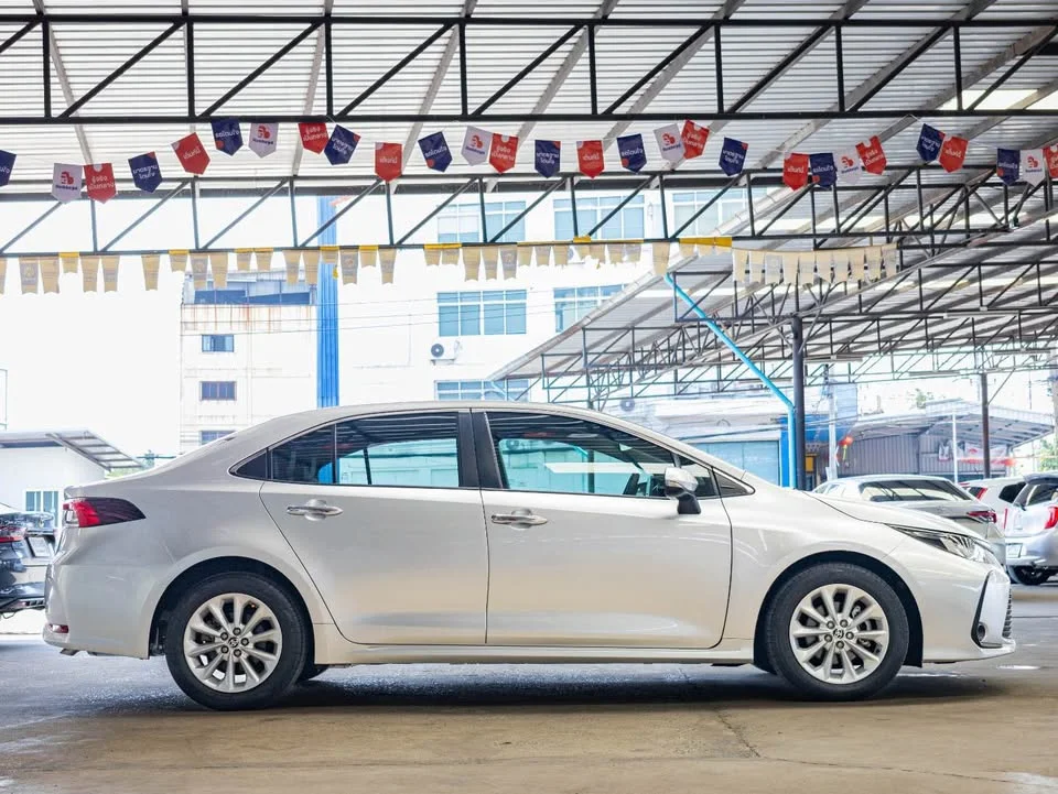 2020 Toyota Corolla Altis XII (E210) 3