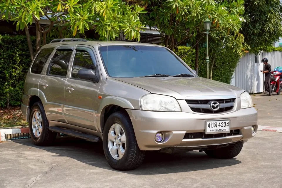 2003 Mazda Tribute I 3