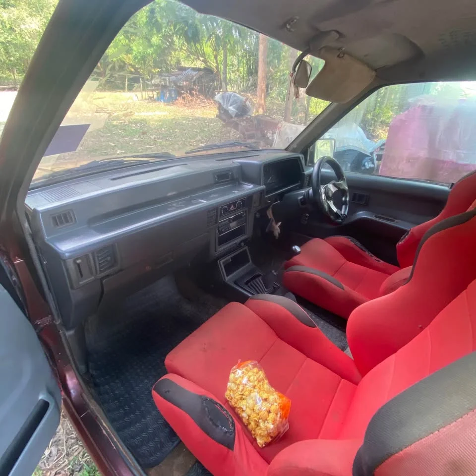 1997 Mitsubishi Triton II 2