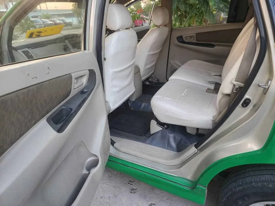 2013 Toyota Innova I 2