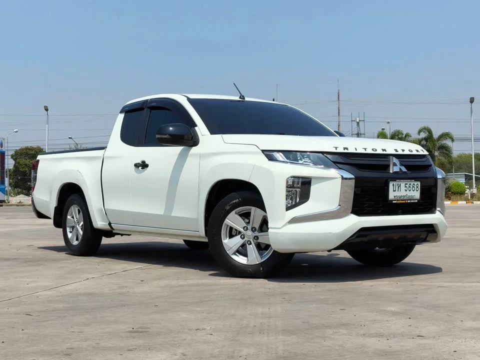 2022 Mitsubishi Triton V 3