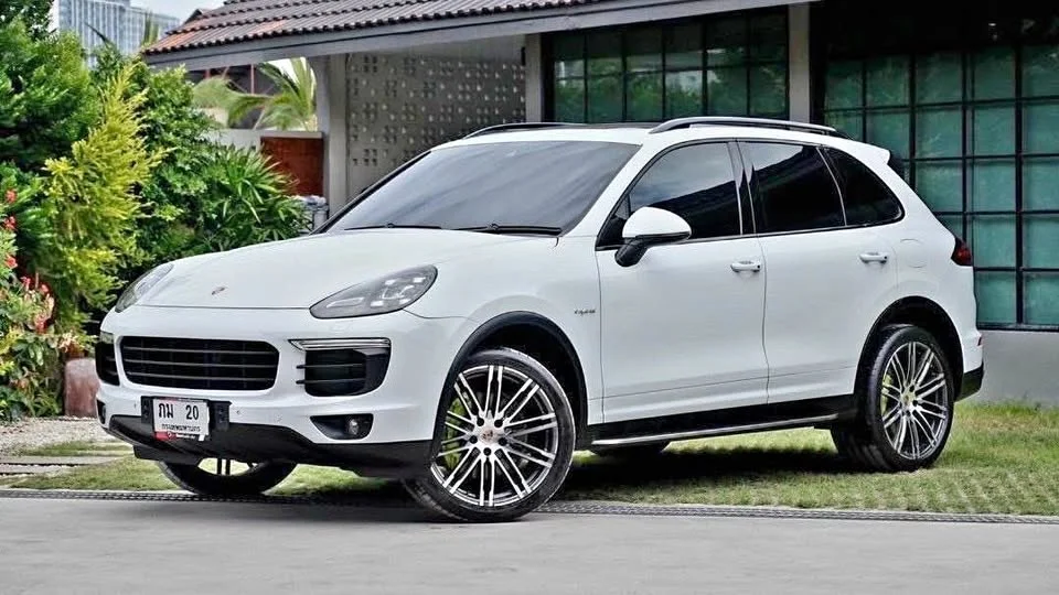 2015 Porsche Cayenne II 2