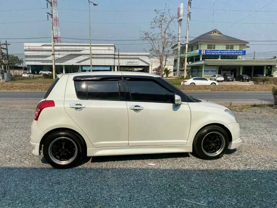 2010 Suzuki Swift I 3