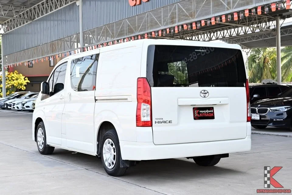 2022 Toyota HiAce VI (H300) 2