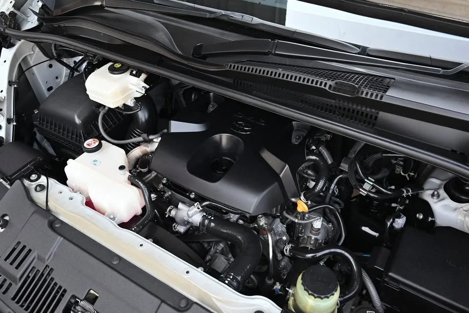 2022 Toyota HiAce VI (H300) 2