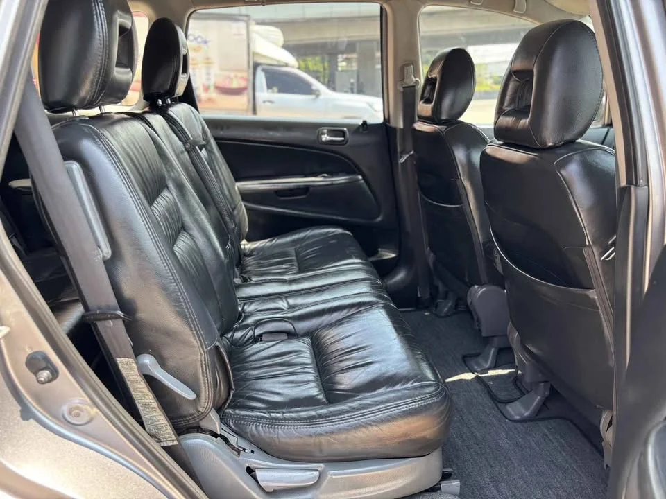 2005 Honda Stream I 2