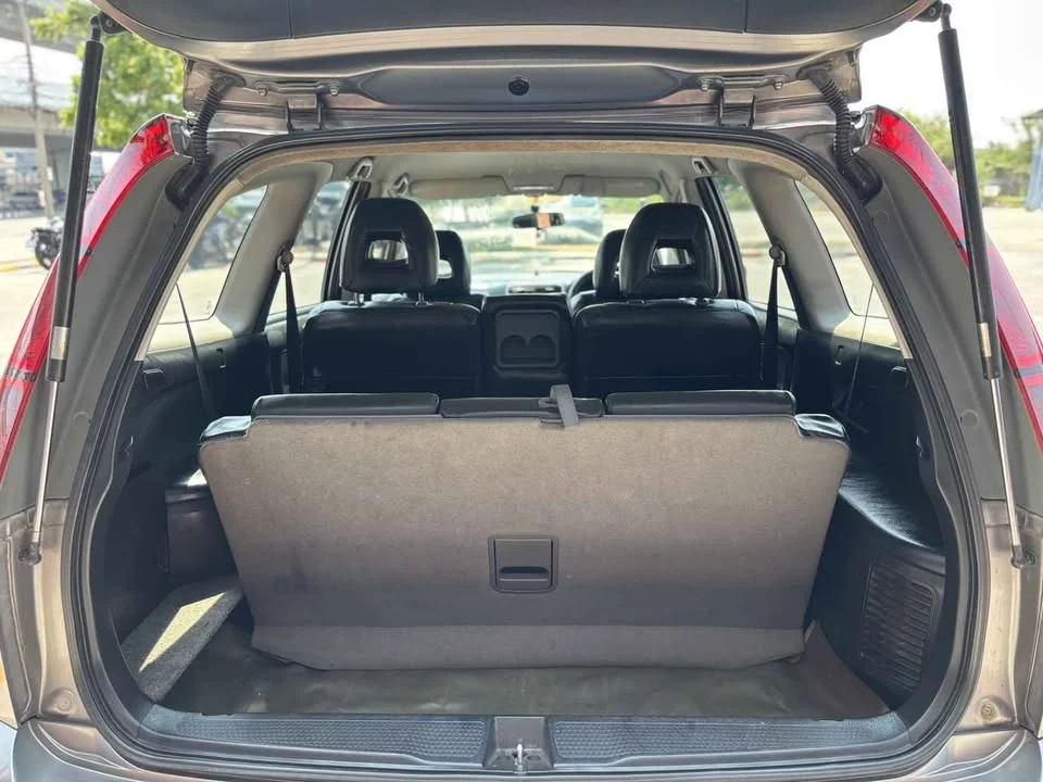2005 Honda Stream I 3