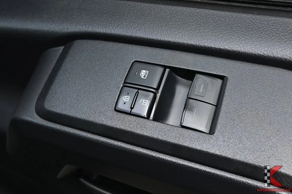2022 Toyota HiAce VI (H300) 2