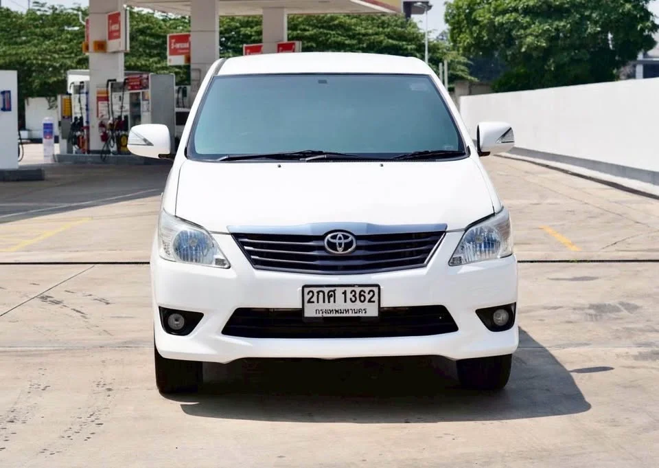 2013 Toyota Innova I 2