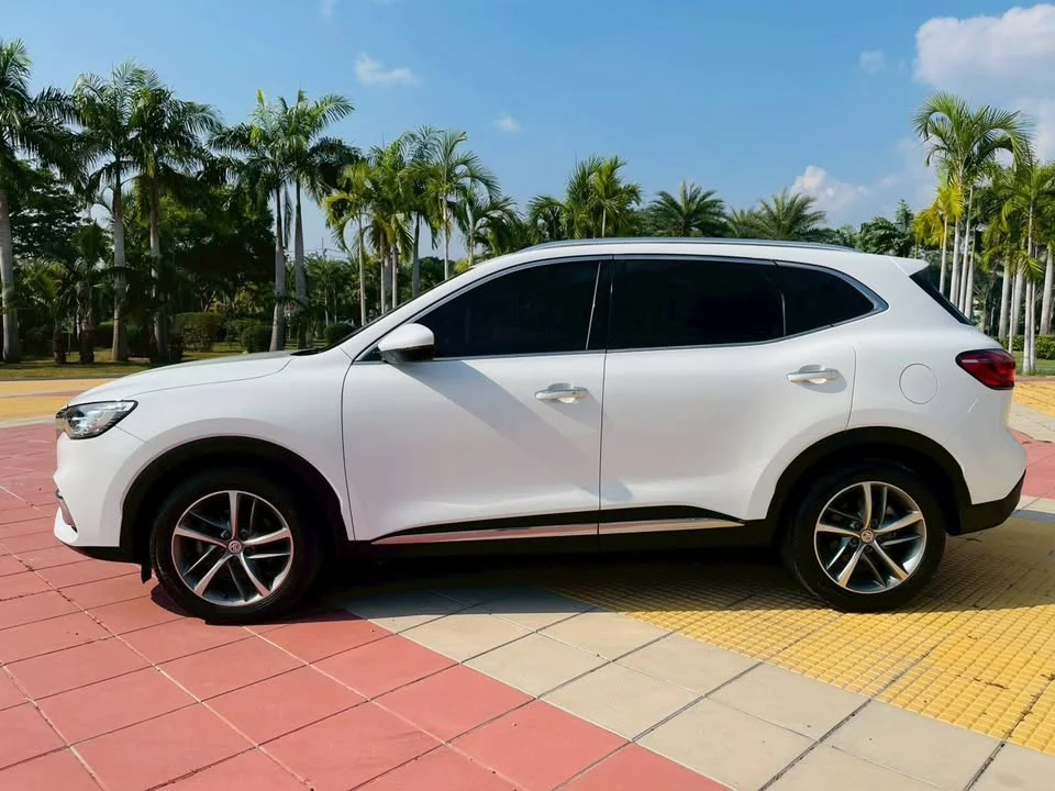 2022 MG HS 3
