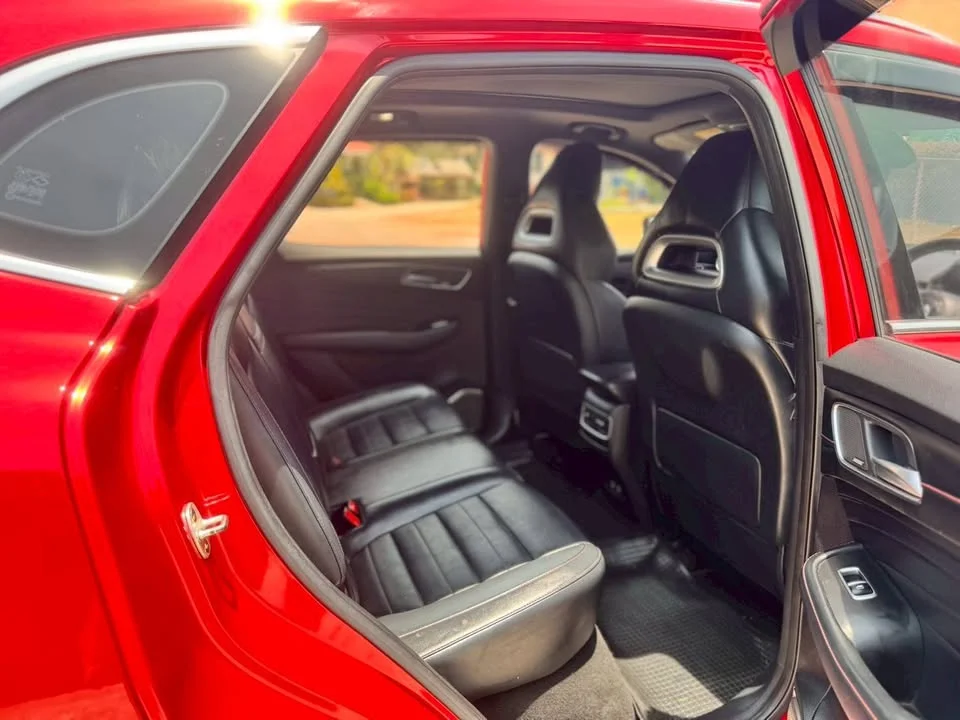 2021 MG HS 2