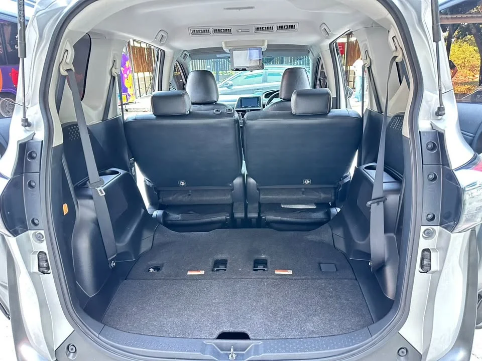 2019 Toyota Sienta II 3