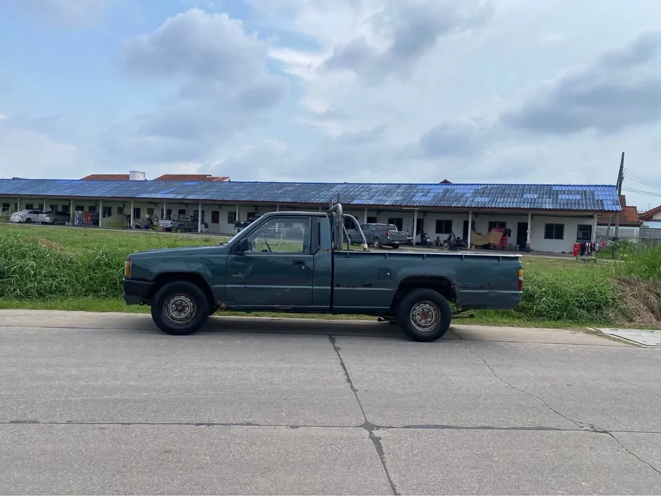 1995 Mitsubishi Triton II 3