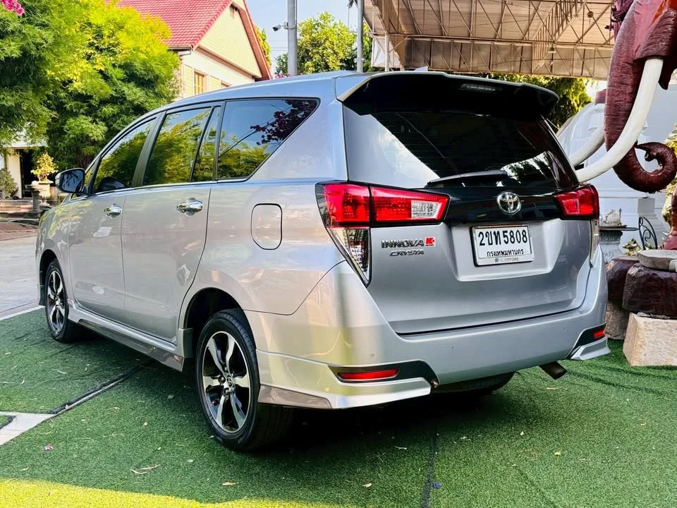 2022 Toyota Innova II 2