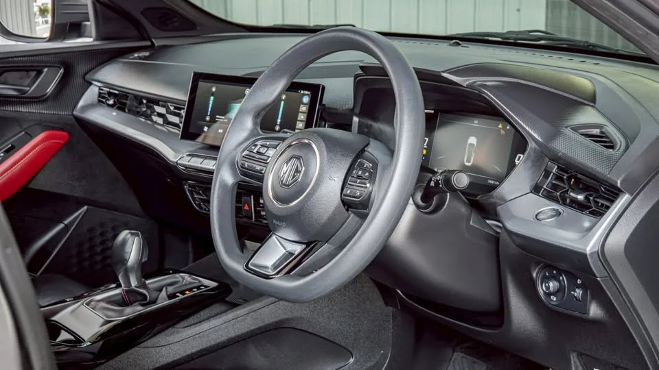 2022 MG 5 II 3