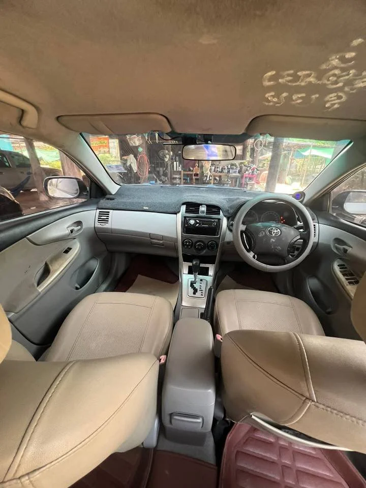 Toyota Corolla Altis X (E140) 2
