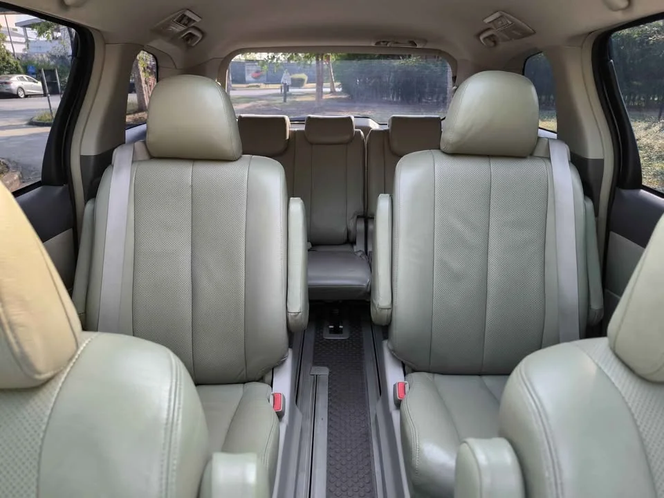 2010 Toyota Estima III 2