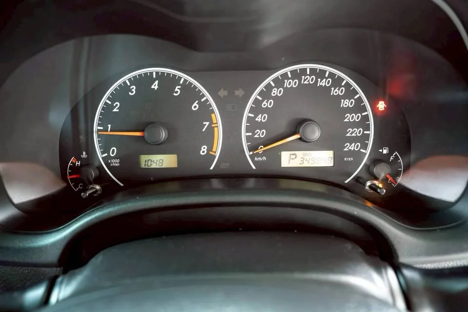 2013 Toyota Corolla Altis X (E140) 3