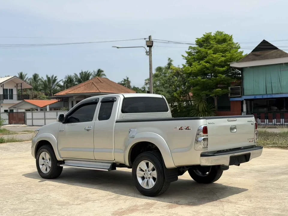 2012 Toyota Hilux VII 2